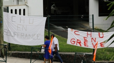 Soignants en colère boush pa nout zyé ek in méday. Image 1